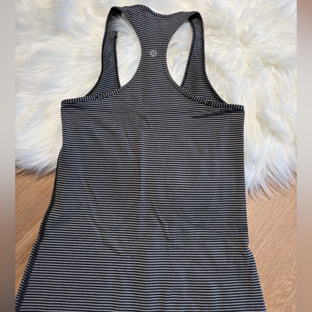 Lululemon Athletica Gray Fitted Ribbed Tank Top